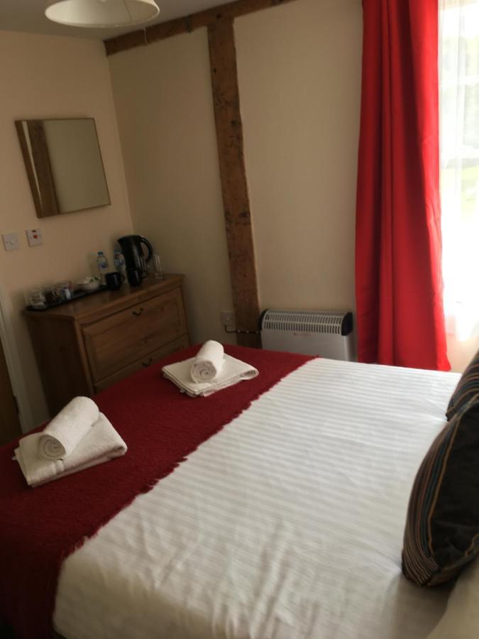 The Chequers Bed & Breakfast Royston  Exterior foto