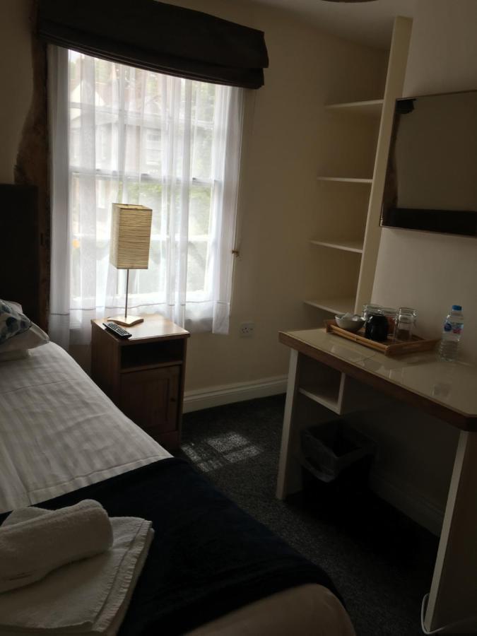 The Chequers Bed & Breakfast Royston  Exterior foto